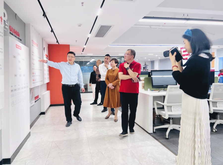 聚力賦能，共謀發展——廣州市湖南婁底商會領導一行赴聚橋文創考察交流
