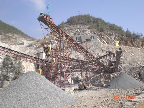 上海礦山輸送設備 皮帶式輸送機 上海路橋高效輸送機系列產品圖片