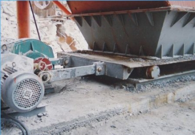 往復(fù)式給料機(jī)