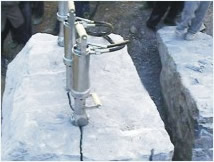 礦山石材替代人工打釬二次分解機械