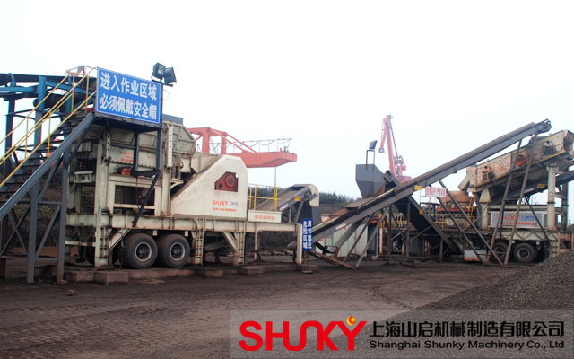 助推國家把建筑垃圾變廢為寶山啟機(jī)械移動(dòng)破碎站產(chǎn)品圖片