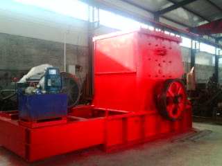 液壓開箱式破碎機(jī)