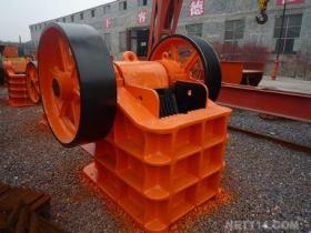 鄂式破碎機(jī)產(chǎn)品圖片