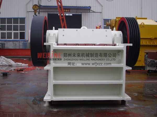 青石破碎機(jī),大中型顎式破碎機(jī)產(chǎn)品圖片