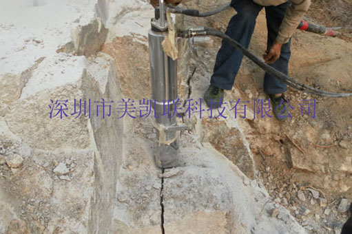 礦山開采，橋面拆除-井樁拆除機(jī)械設(shè)備產(chǎn)品圖片