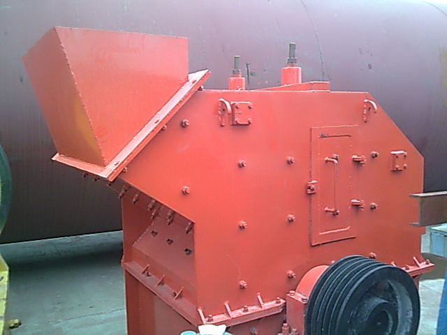 新型反擊高效制砂機(jī)產(chǎn)品圖片