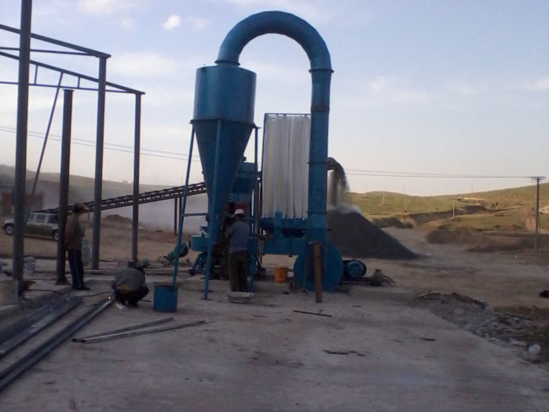 力邁廠家直銷 石膏粉高壓磨 石膏磨粉機(jī) 石膏高壓磨粉機(jī)