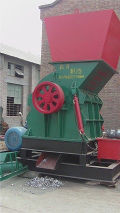 上海新型廢卷閘門破碎機成功上市 