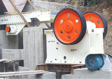 顎式破碎機(jī)產(chǎn)品圖片