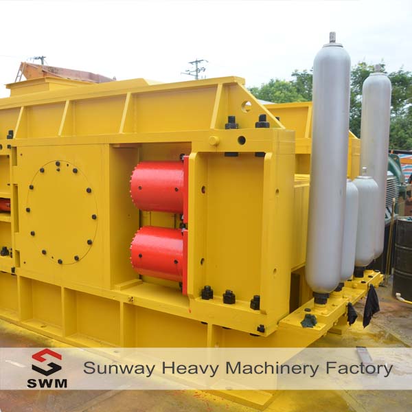 液壓對輥式破碎機(jī)產(chǎn)品圖片