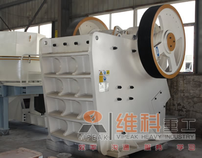 新型顎式破碎機(jī)產(chǎn)品圖片