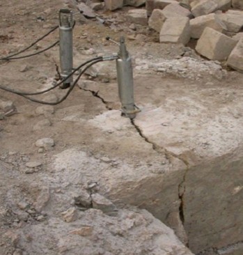 水晶礦無炸藥開采設(shè)備，液壓靜爆機(jī) 