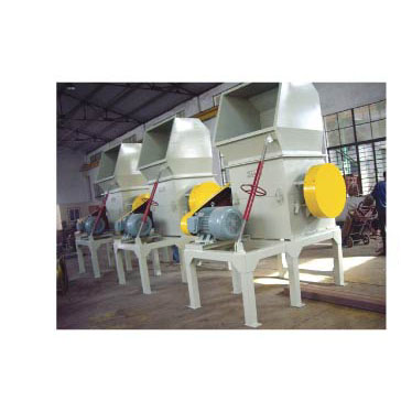 專業(yè)生產(chǎn)PET瓶片、可樂瓶、包裝帶、塑料地板粉碎機(jī)