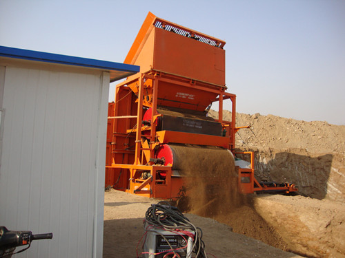 山東干選機(jī)，強(qiáng)磁立式干選機(jī)，優(yōu)質(zhì)干選機(jī)廠家產(chǎn)品圖片