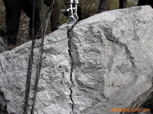 邊沿石拆除巖石破裂機(jī)產(chǎn)品圖片