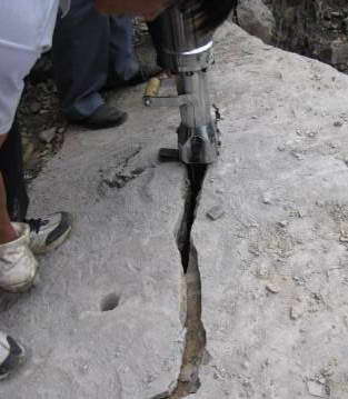 石頭破開(kāi)器如何實(shí)現(xiàn)頑石分解產(chǎn)品圖片