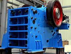 大型顎式破碎機(jī)產(chǎn)品圖片