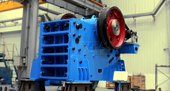 大型齒輥破碎機(jī)產(chǎn)品圖片