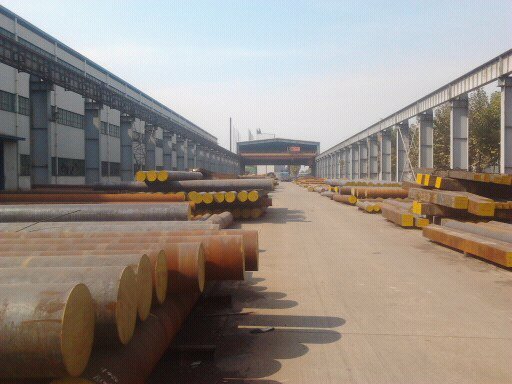 34CrNiMo8鍛造圓鋼、齒輪軸鍛件 34CrNiMo8臺(tái)階軸 螺栓產(chǎn)品圖片