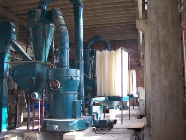 上海龍士路橋強(qiáng)壓磨粉機(jī)價(jià)格產(chǎn)品圖片