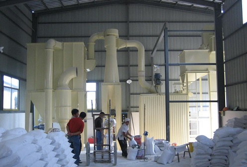  炭黑微粉磨設備 炭黑超細微粉磨機設備產(chǎn)品圖片