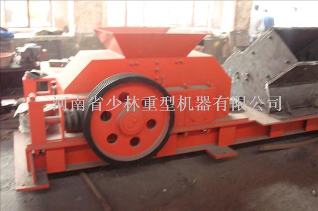 高效雙棍破碎機(jī)較新研制