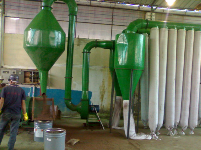 石灰石超細(xì)磨粉機(jī)設(shè)備，中速懸輥微粉磨粉機(jī)械產(chǎn)品圖片