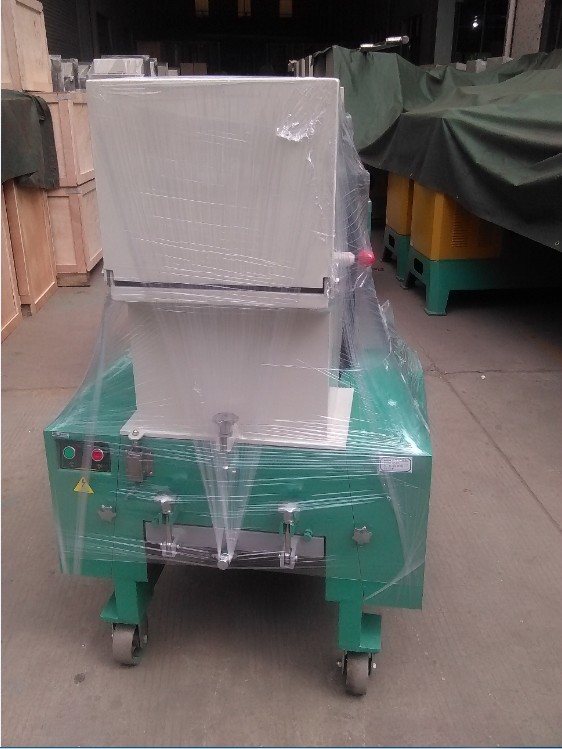 文穗供應(yīng)薄膜破碎機 塑料瓶粉碎機