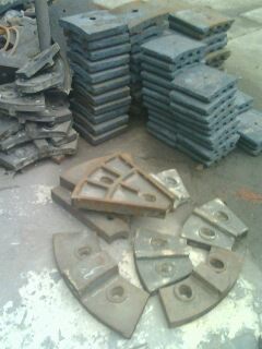 供打散機(jī)錘頭，筒體襯板，高鉻合金等水泥建材機(jī)械耐磨鑄件產(chǎn)品圖片