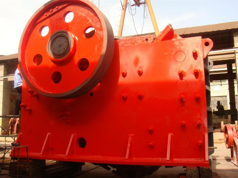 西藏砂石生產(chǎn)線顎式破碎機(jī)，破碎比大，破碎效果好