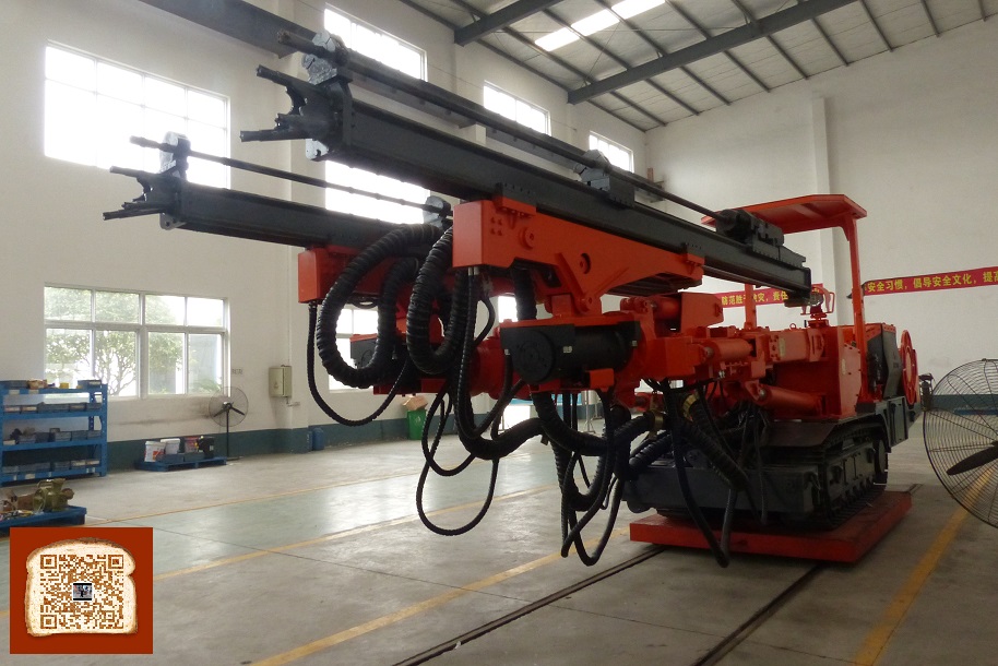 多金屬礦鑿巖鉆車產(chǎn)品圖片