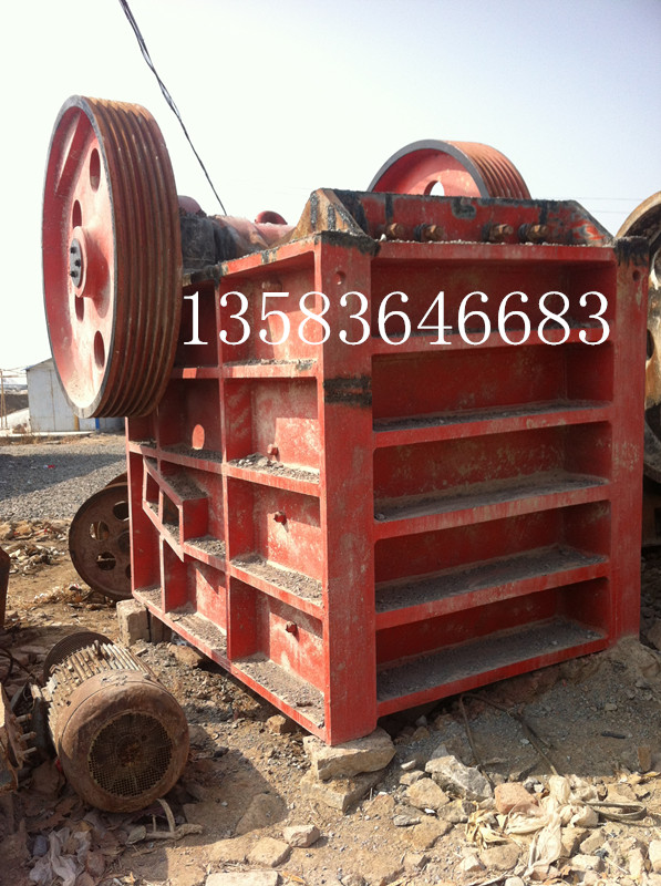 山東濰坊低價大量出售二手破碎機產(chǎn)品圖片