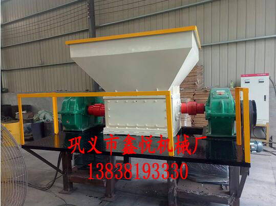 木材撕碎機(jī)大型木材撕碎機(jī)安全環(huán)保