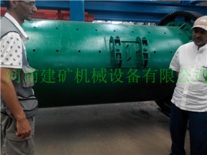 河南1.2x4.5米橡膠襯板球磨機