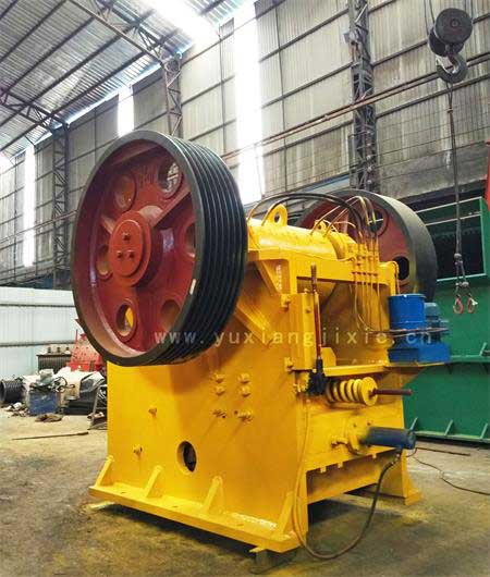 新型自動加油鄂式破碎機哪家好？產(chǎn)品圖片