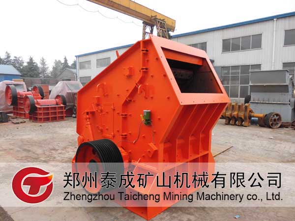 大型鐵礦石破碎設(shè)備/石場碎石機