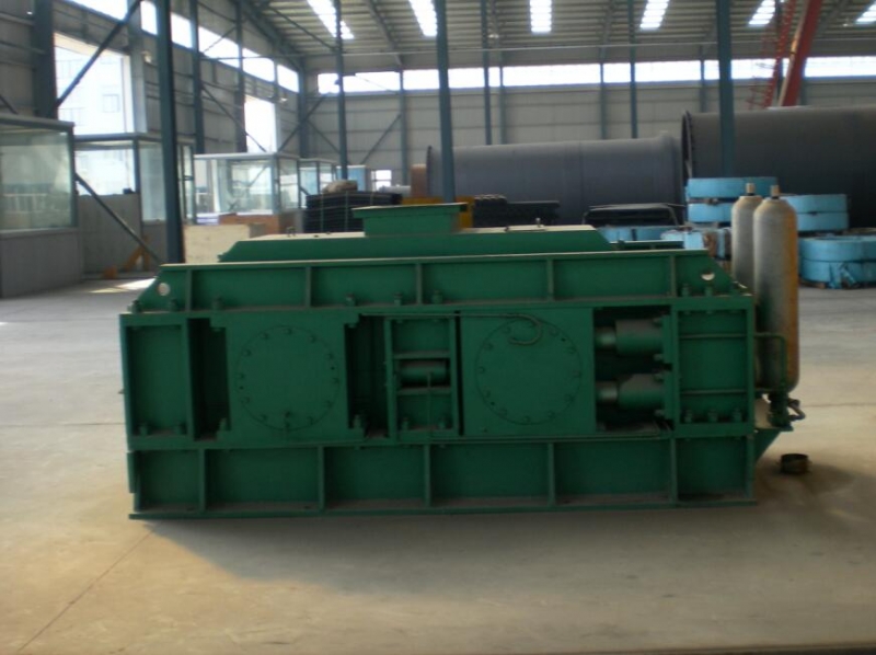 徐州廠家供應(yīng)對(duì)輥破碎機(jī)產(chǎn)品圖片