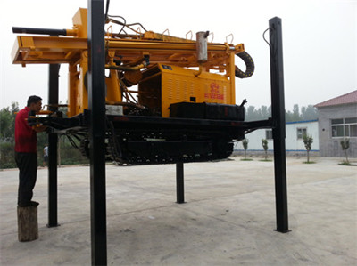 履帶式氣動(dòng)鉆機(jī)