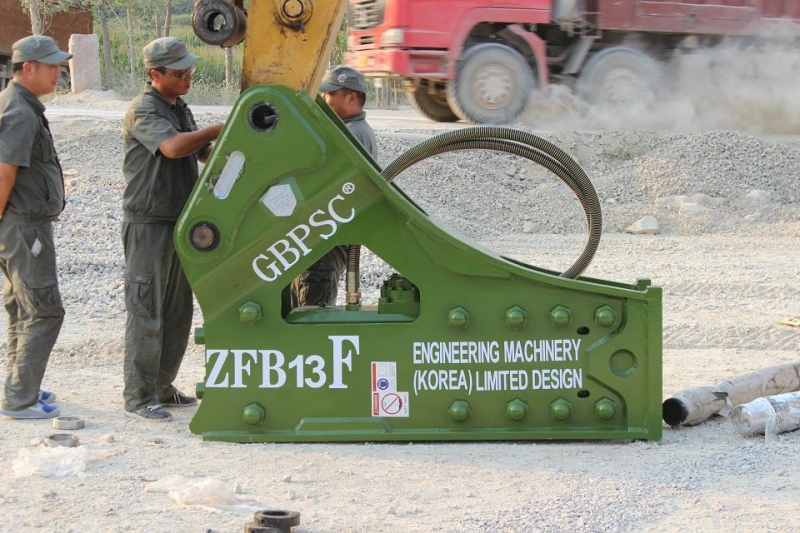 售工兵ZFB13F破碎錘鋼釬直徑164mm