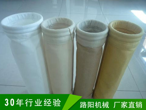 我公司生產(chǎn)PTFE覆膜濾料除塵布袋產(chǎn)品圖片