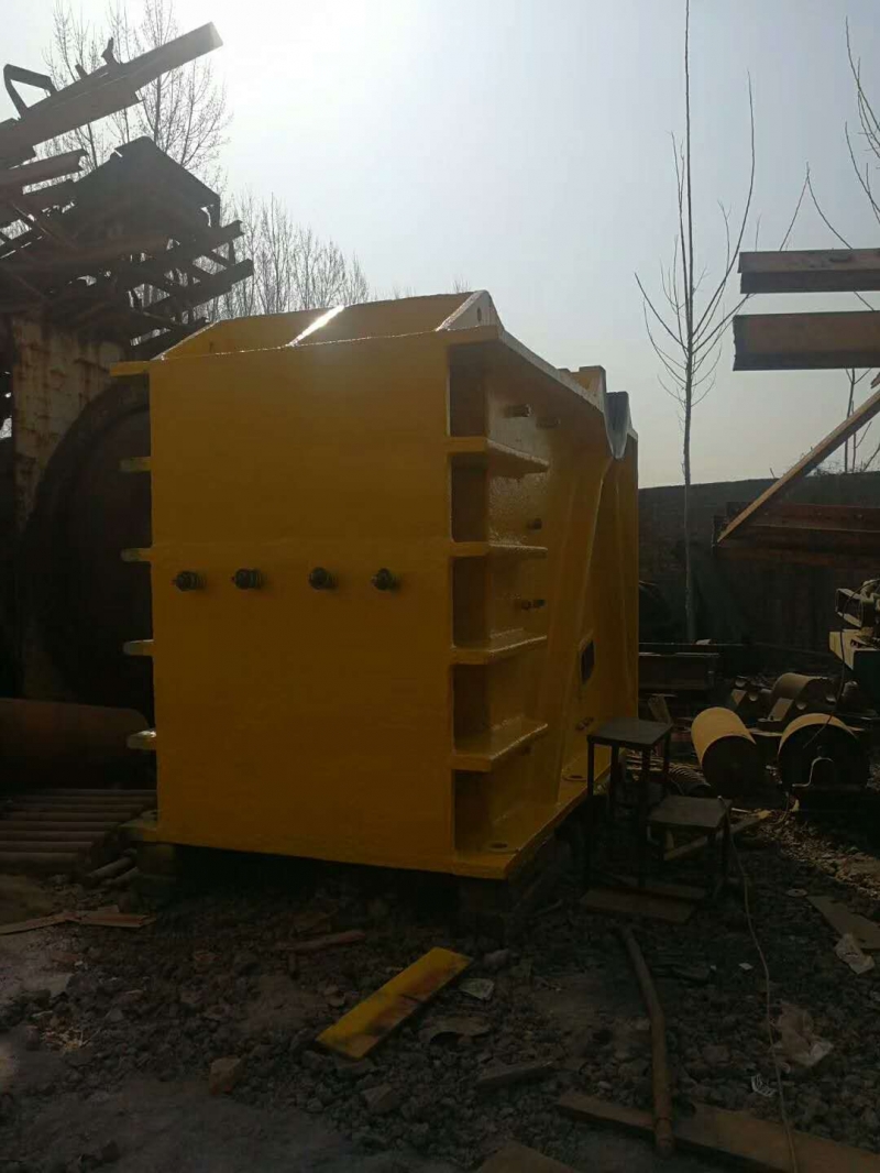 出售二手900*1200破碎機產(chǎn)品圖片