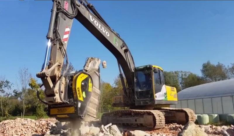 移動(dòng)破碎設(shè)備BF90.3S4產(chǎn)品圖片