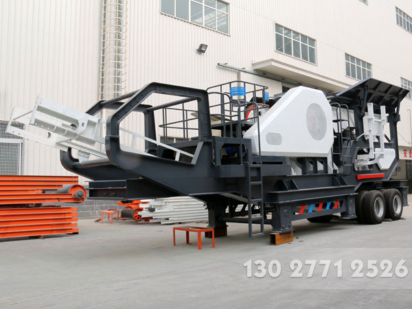 告訴您履帶碎石機(jī)價(jià)格是多少錢一臺(tái)產(chǎn)品圖片