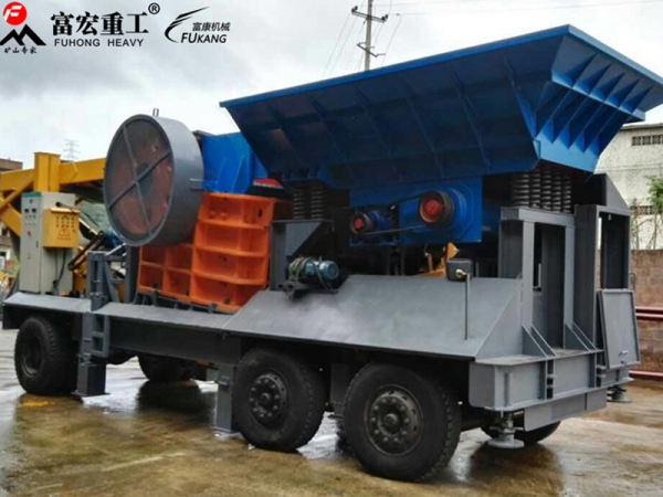 顎式移動(dòng)破碎站產(chǎn)品圖片