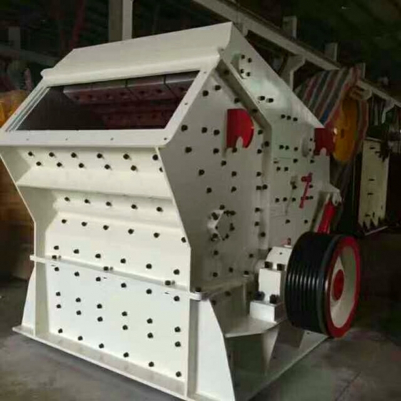 反擊式破碎機花崗巖石料生產(chǎn)線設(shè)備