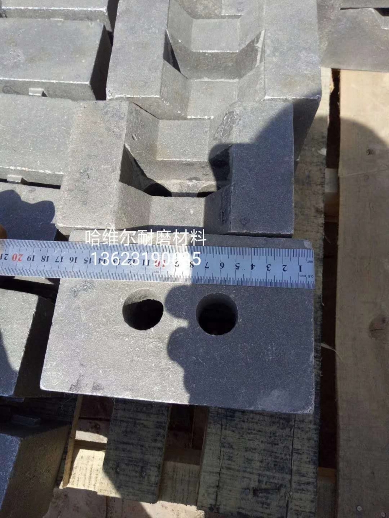 制砂機錘頭細(xì)碎料錘頭風(fēng)化砂合金錘產(chǎn)品圖片