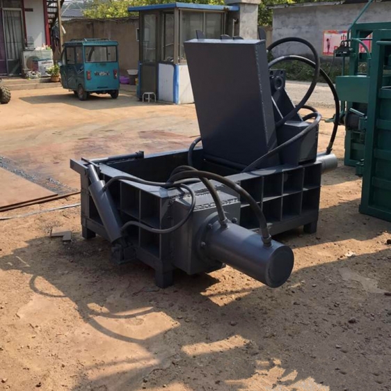 大型廢舊金屬壓塊機(jī)廢鋼筋壓塊