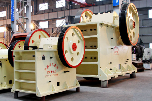 顎式破碎機(jī)產(chǎn)品圖片