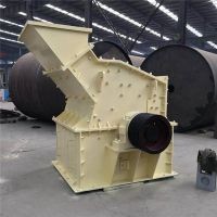 石英砂制砂機主要是靠沖擊能來完成破碎物料作業(yè)