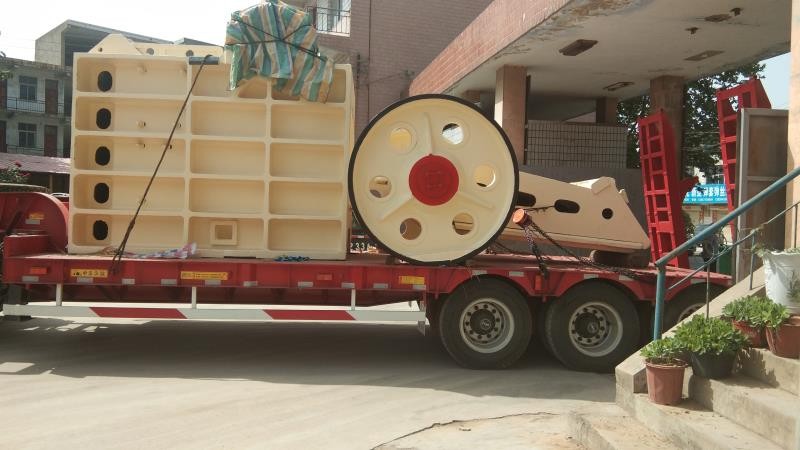 顎式破碎機(jī)配套什么設(shè)備使用